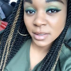 Meet your Posher, Latisha